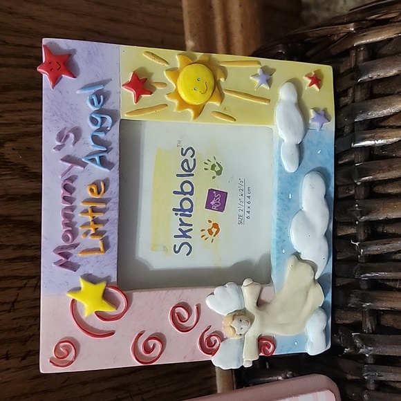 Picture frames - Picture 3 of 3